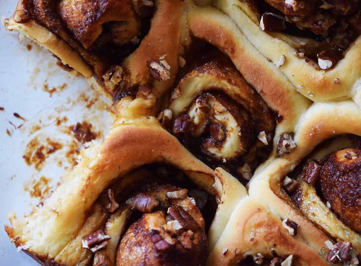 cinnamon buns kaneel basterdsuiker pecan