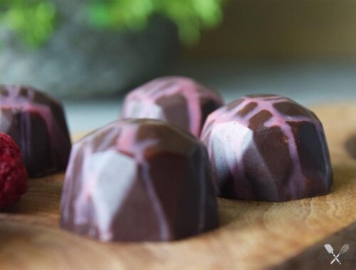 pure chocolade ruby bonbons roze framboos pistache ganache