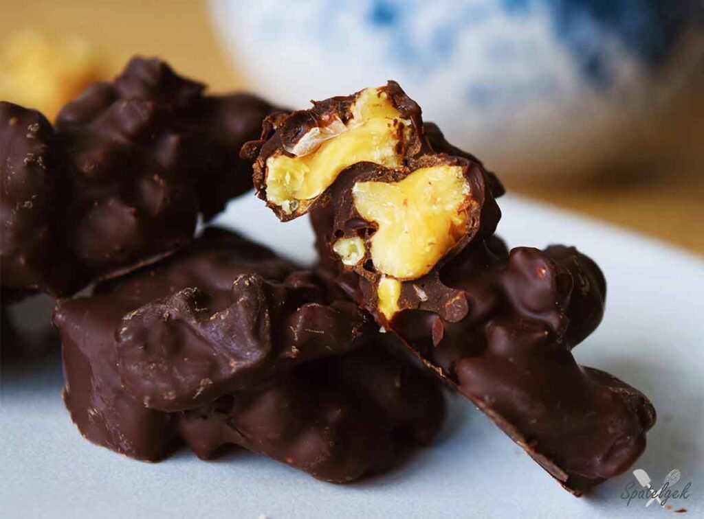 Walnoot chocolade rotsjes met koffie – Spatelgek