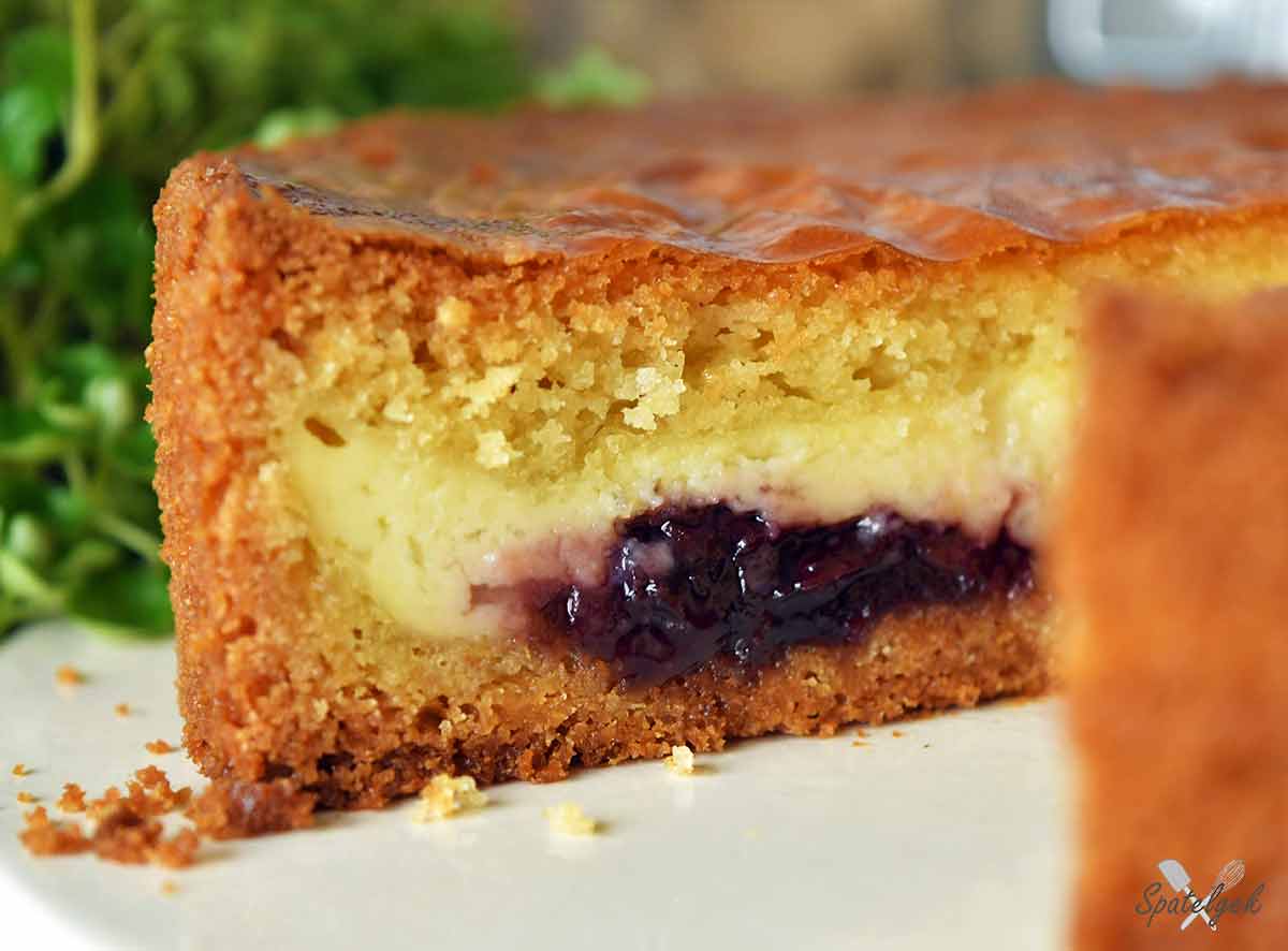 gateau basque koek kersenjam banketbakkersroom gebak taart