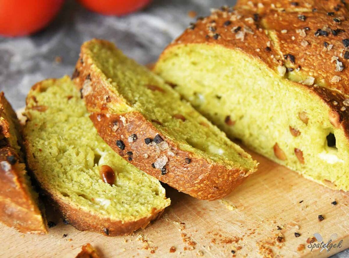 basilicum vlechtbrood brood pesto pijnboompitten bakken knoflook cheddar