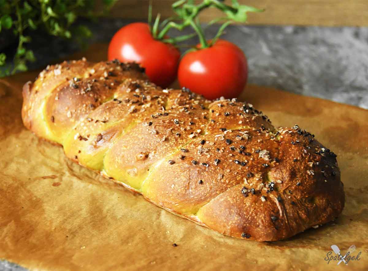 basilicum vlechtbrood brood pesto pijnboompitten bakken knoflook cheddar