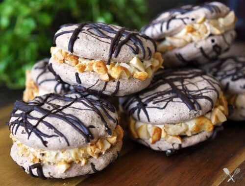 chocolade meringue koekjes kaneel pinda's banketbakkersroom schuim whoopie pie cookies