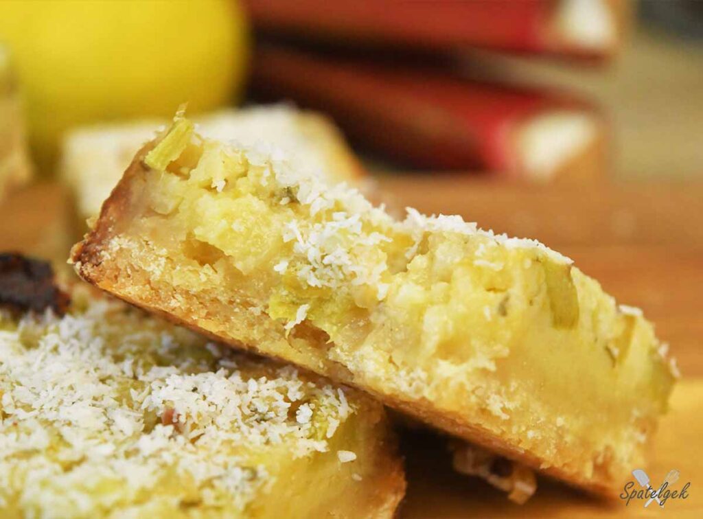 lemon bars kokos rabarber curd bakken zoet zuur rasp moestuin